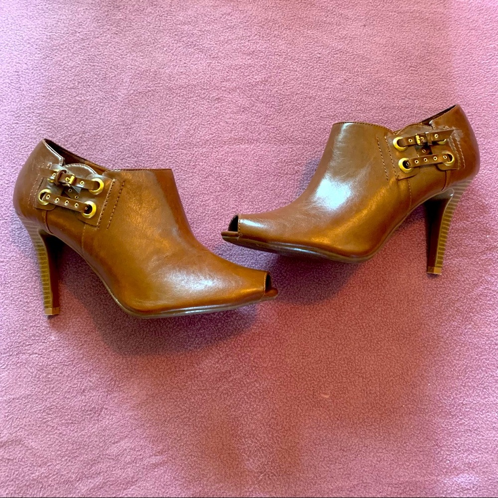 Brown Buckle Peeptoe Booties!!!